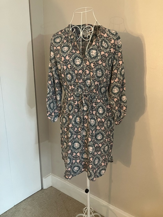 LOFT Dresses & Skirts - LOFT Floral Tie-Waist Mini Dress in Dusty Blue and Blush Art Nouveau print Sz SP